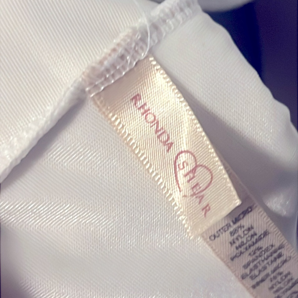 🔴 CLEARANCE🔖 RHONDA SHEAR WHITE MOLDED PAD WIRELESS BRA CAMI TANK TOP Women’s 1X - Picture 8 of 9